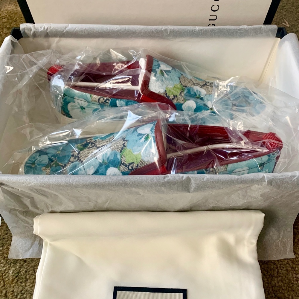 ⚡️SOLD! NWT Gucci Supreme GG Canvas Bloom Sneakers - Picture 4 of 7